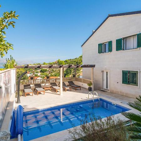 Nice Home In Postira With Outdoor Swimming Pool Eksteriør billede