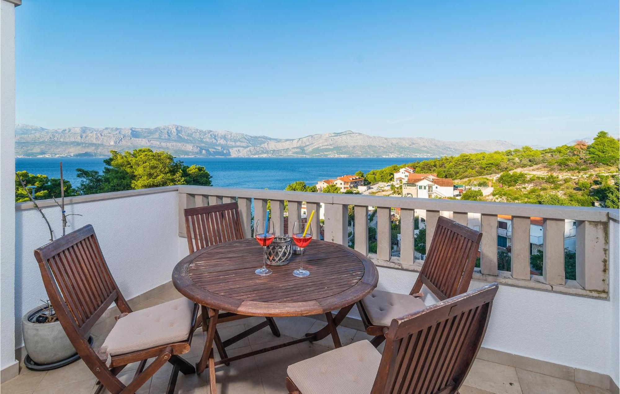 Nice Home In Postira With Outdoor Swimming Pool Eksteriør billede