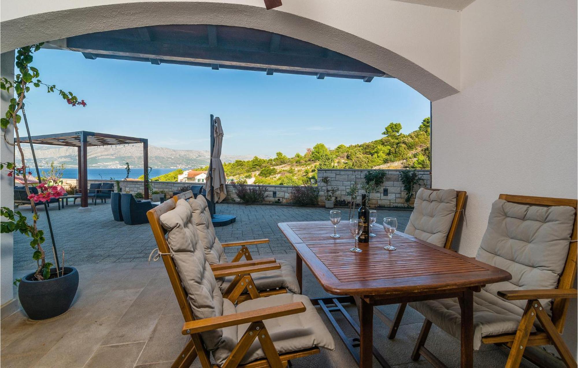 Nice Home In Postira With Outdoor Swimming Pool Eksteriør billede
