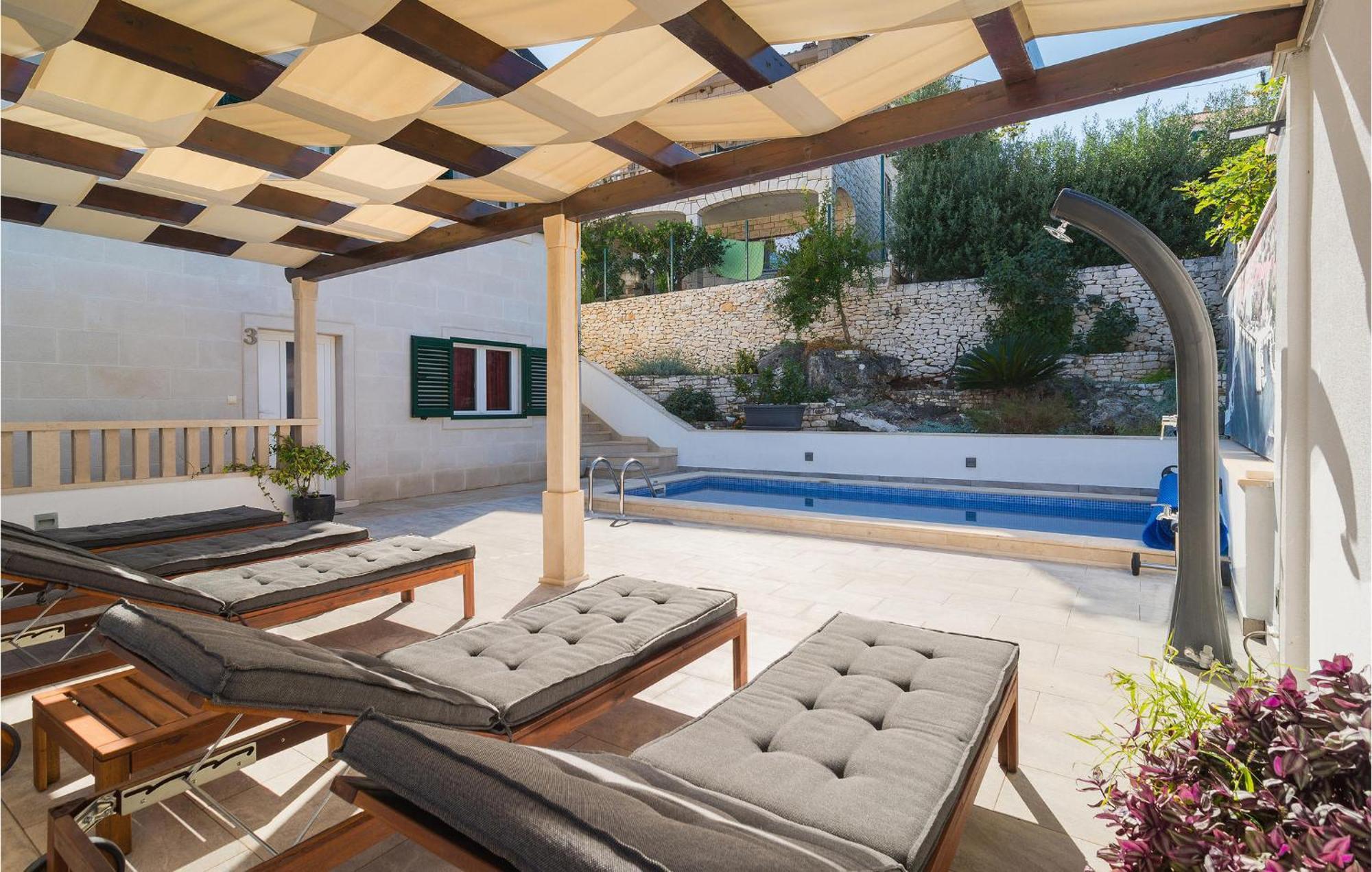 Nice Home In Postira With Outdoor Swimming Pool Eksteriør billede